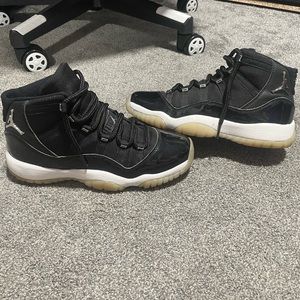 Im looking to sell these Jordan 11 Retros Jubilee 25th anniversary